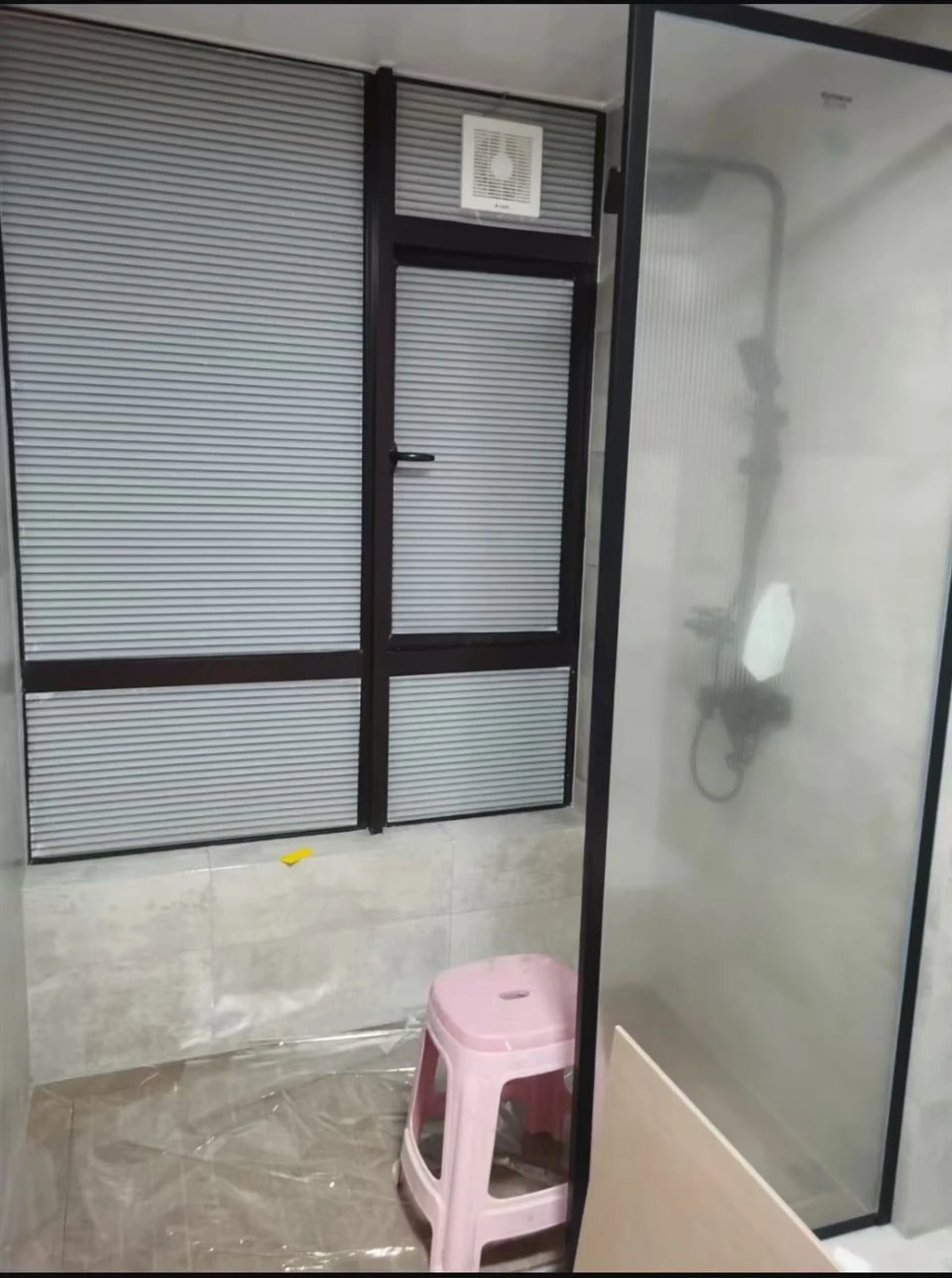Aluminium Window With Exhaust Fan manufacturers